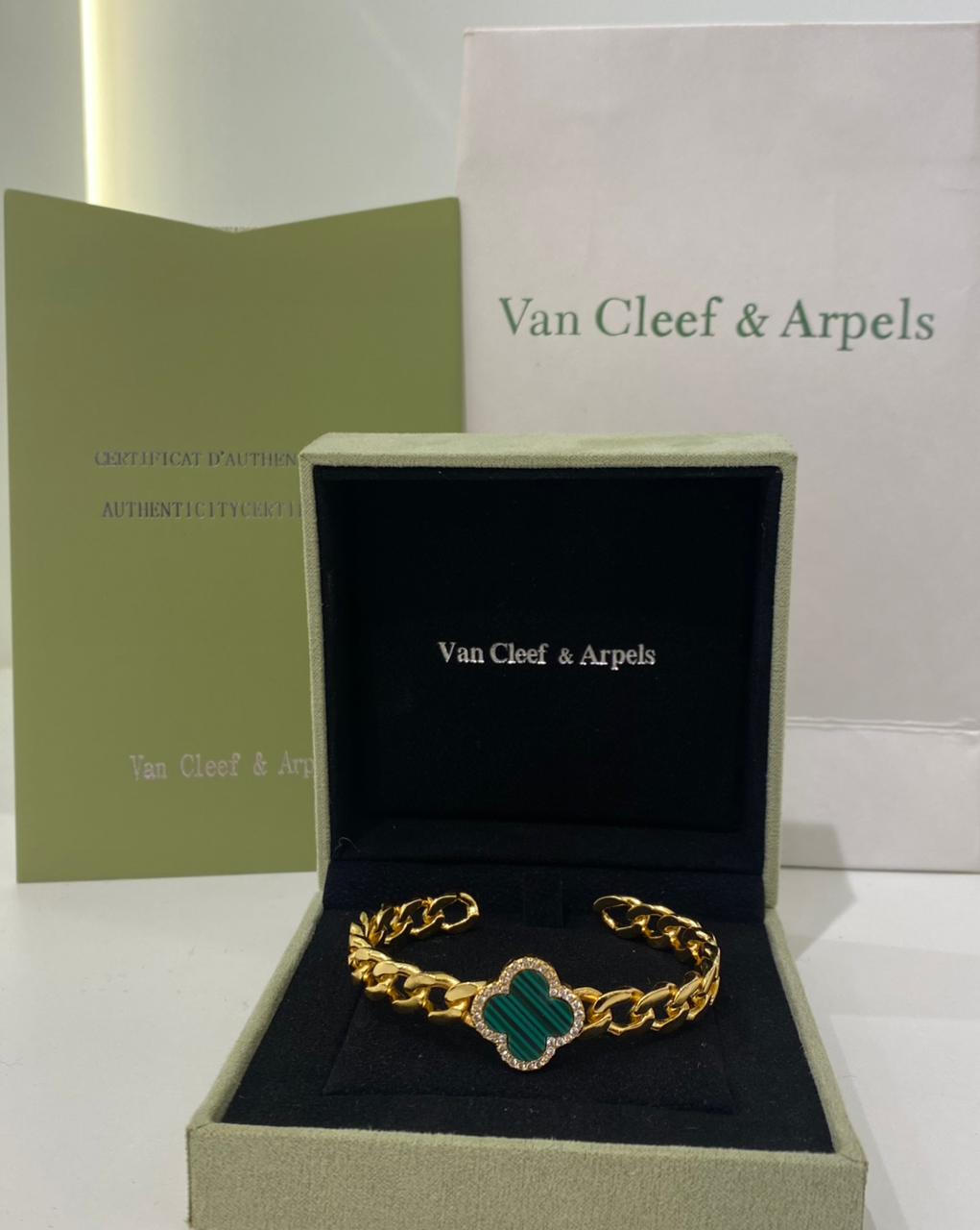 Van Cleef Green Clover Gold Bracelet