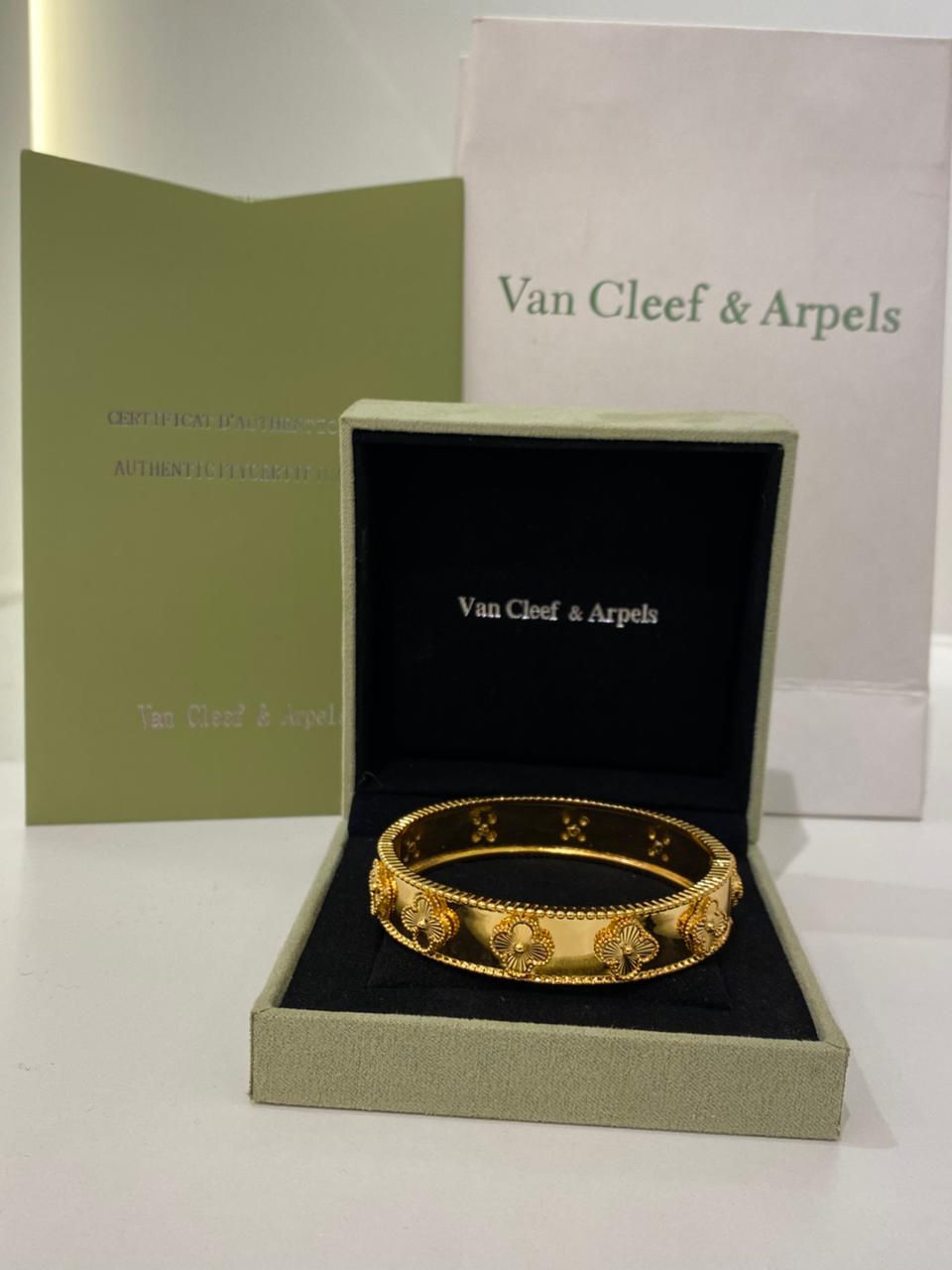 Van Cleef Star Gold Bangle Bracelet