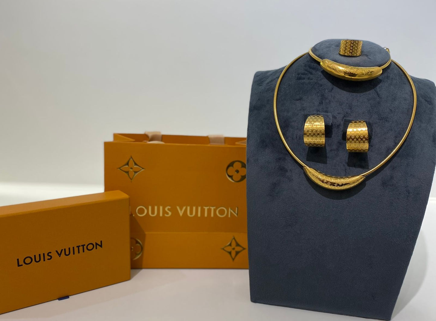 Louis Vuitton Engraved Gold Collar Jewelry Set