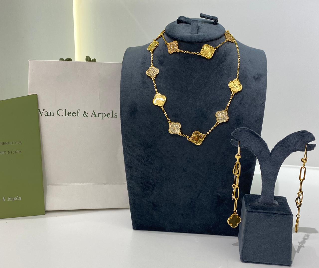 Van Cleef Gold Set