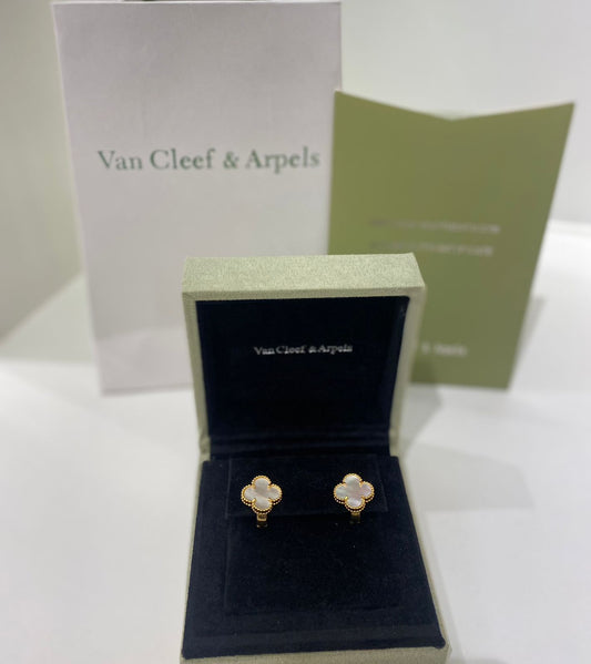 Pearl White Clover Studs Earrings